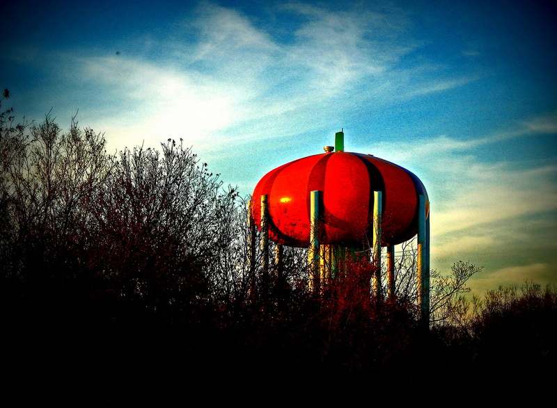 Illustration for article titled 7 of the World's Weirdest Water Towers